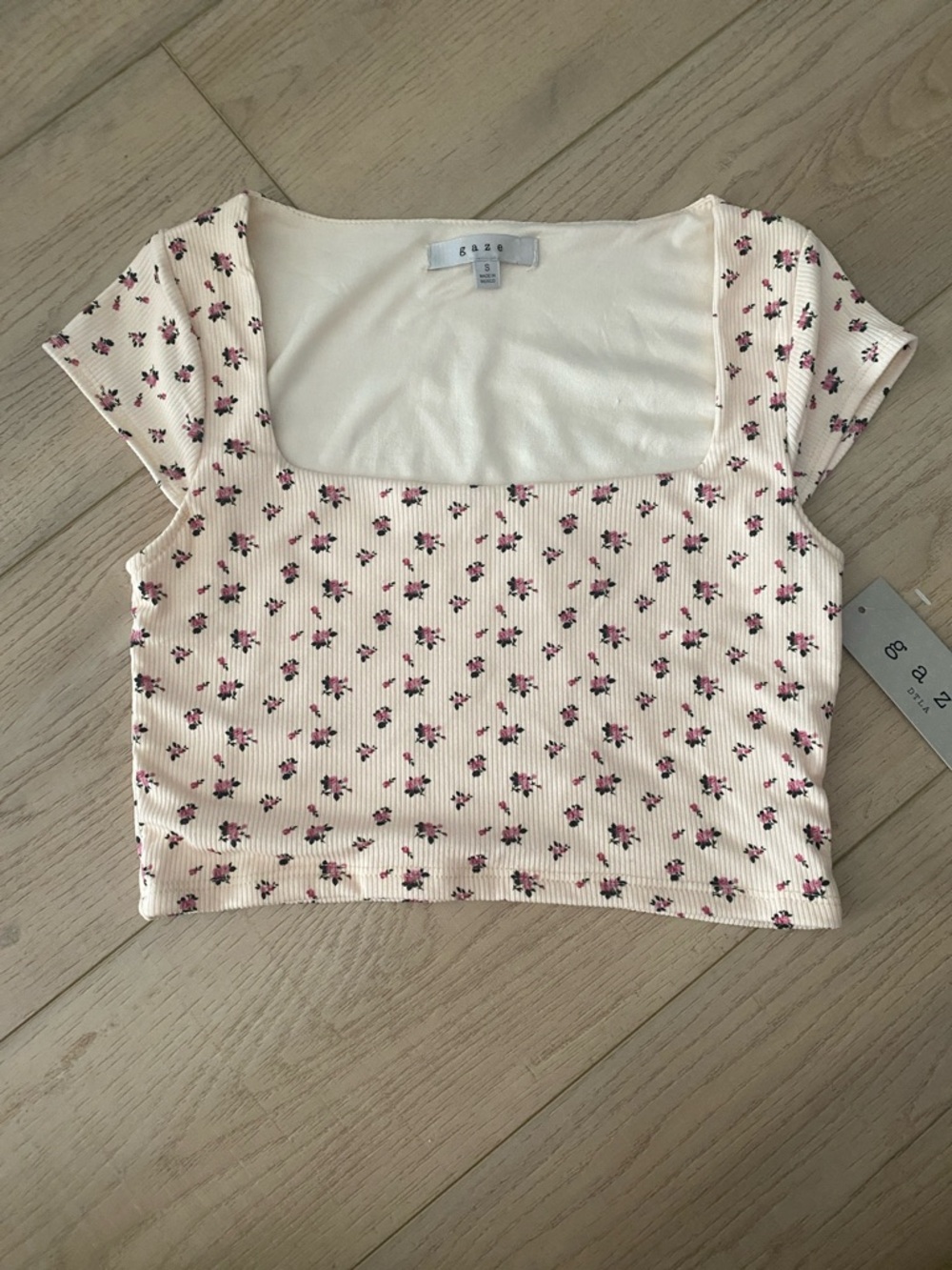 gaze Cream Ribbed Pink Floral Square-Neck Crop Top